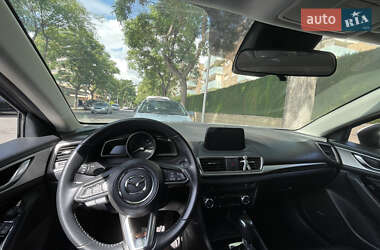 Седан Mazda 3 2018 в Запорожье