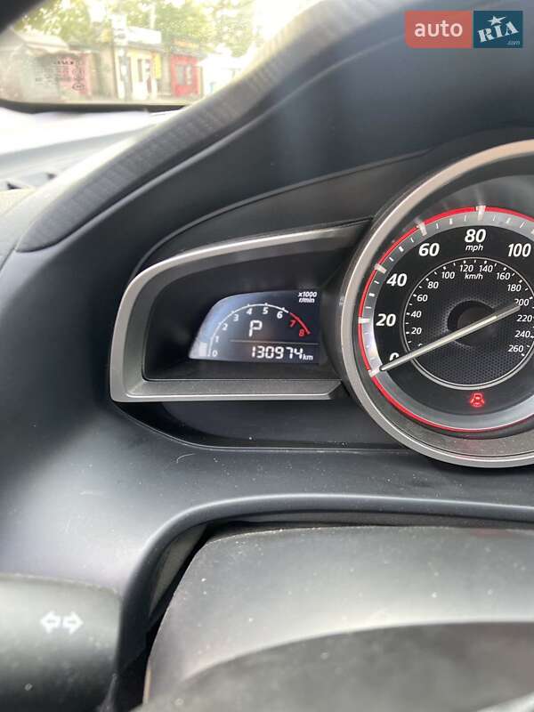Седан Mazda 3 2015 в Николаеве