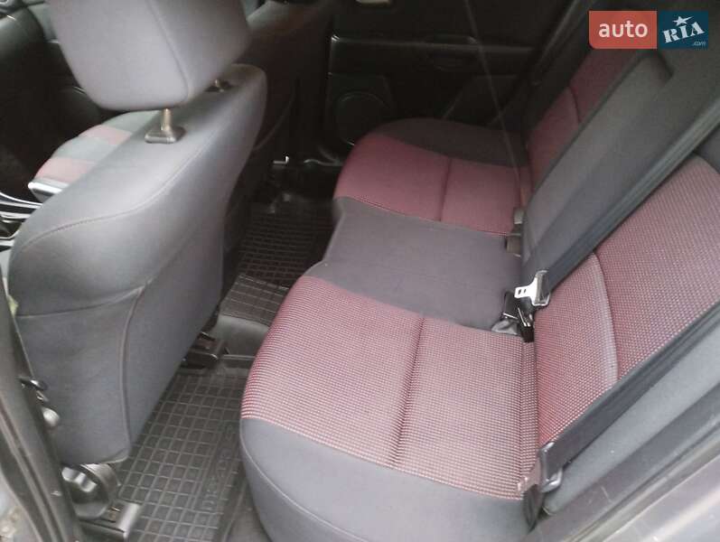 Седан Mazda 3 2006 в Черкасах