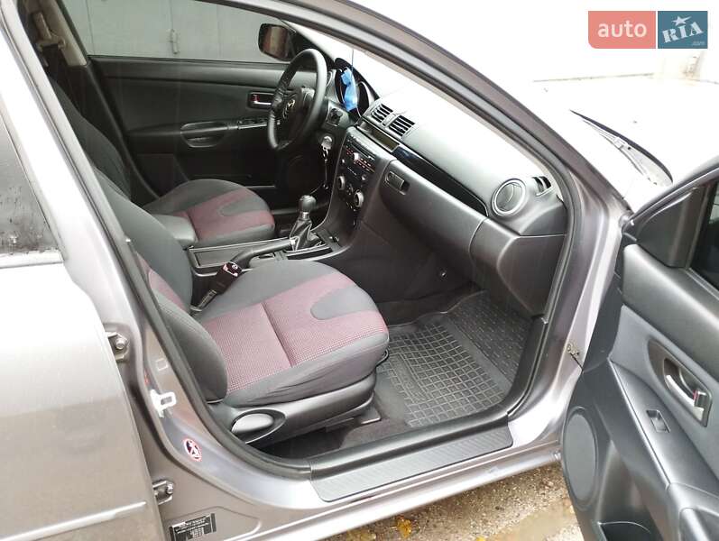 Седан Mazda 3 2006 в Черкасах