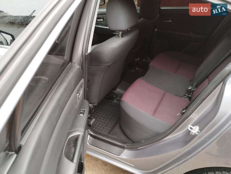 Седан Mazda 3 2006 в Черкасах