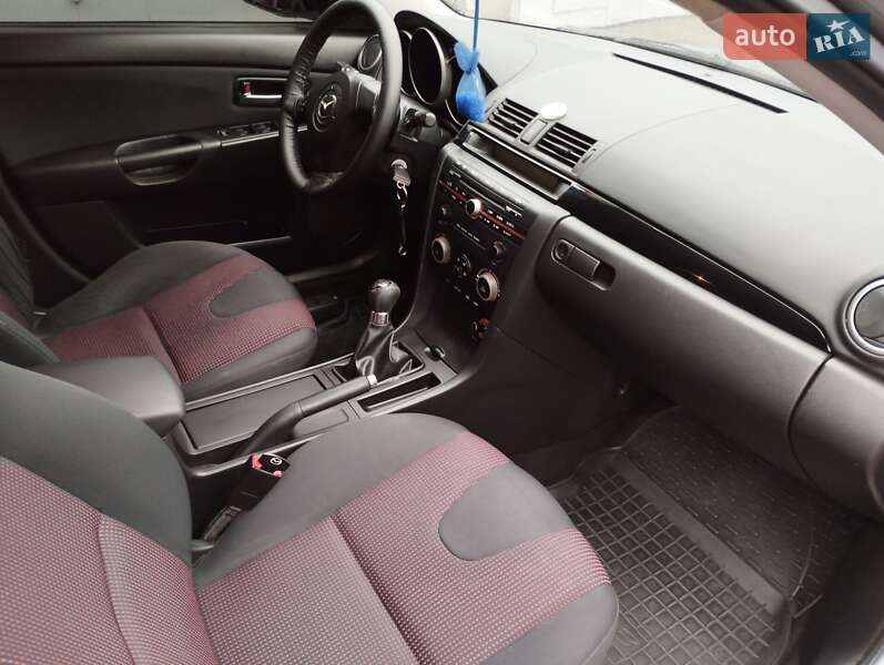 Седан Mazda 3 2006 в Черкасах