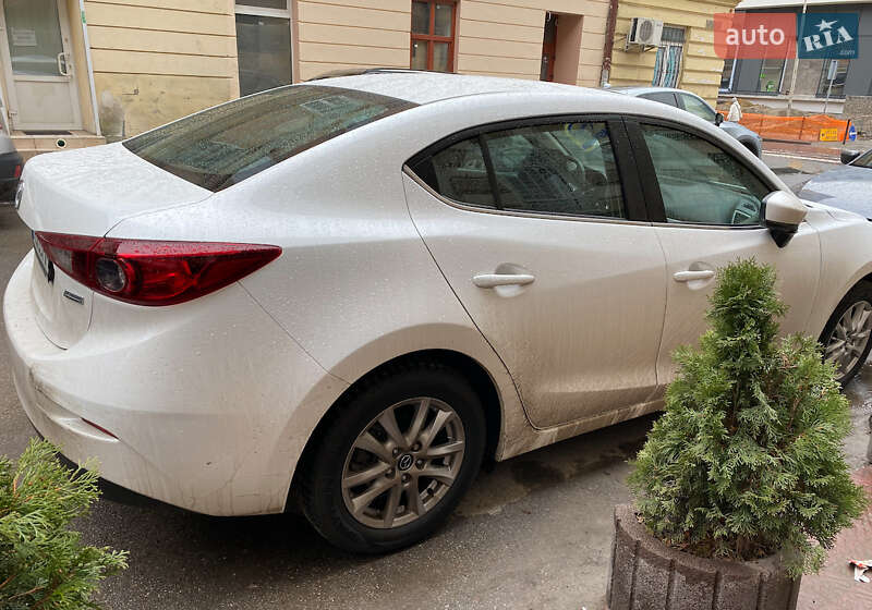 Седан Mazda 3 2017 в Львове