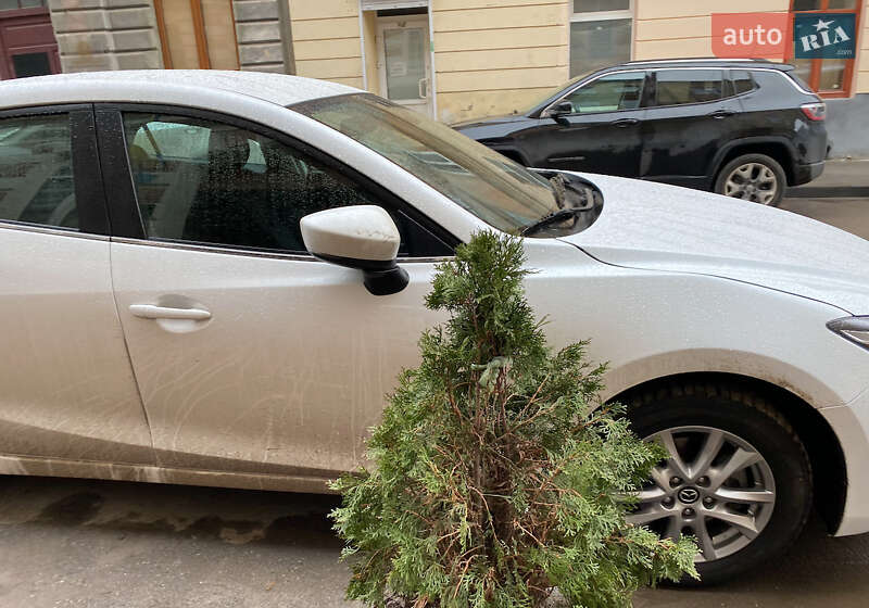Седан Mazda 3 2017 в Львове