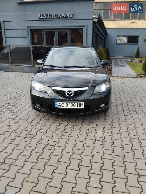 Седан Mazda 3 2007 в Рахове