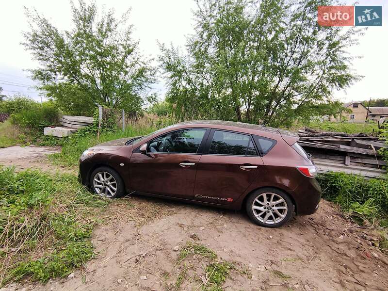 Хэтчбек Mazda 3 2012 в Ирпене