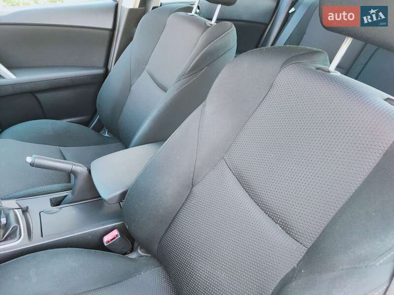 Хэтчбек Mazda 3 2012 в Ирпене