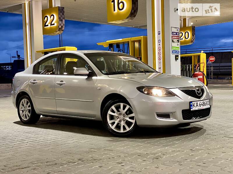 Седан Mazda 3 2006 в Киеве