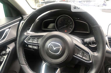 Хетчбек Mazda 3 2018 в Чугуєві
