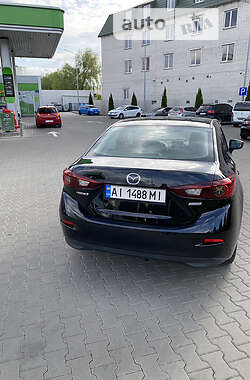Седан Mazda 3 2015 в 