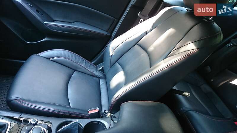 Седан Mazda 3 2015 в Одессе