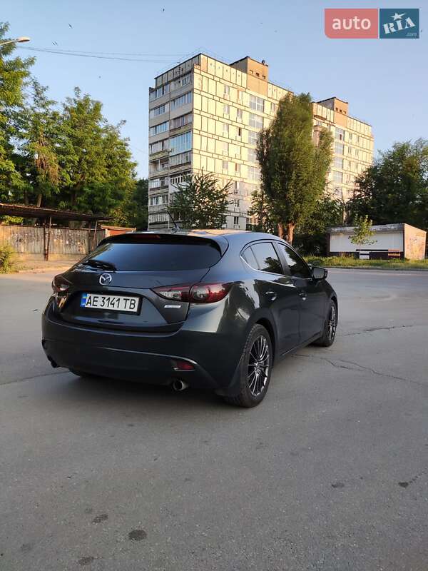 Хэтчбек Mazda 3 2015 в Днепре