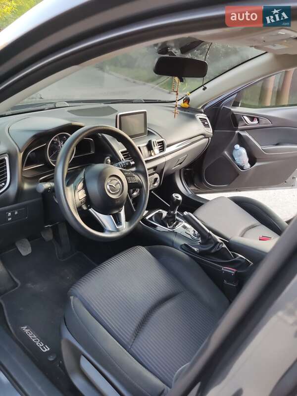Хэтчбек Mazda 3 2015 в Днепре