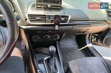 Седан Mazda 3 2015 в Смілі