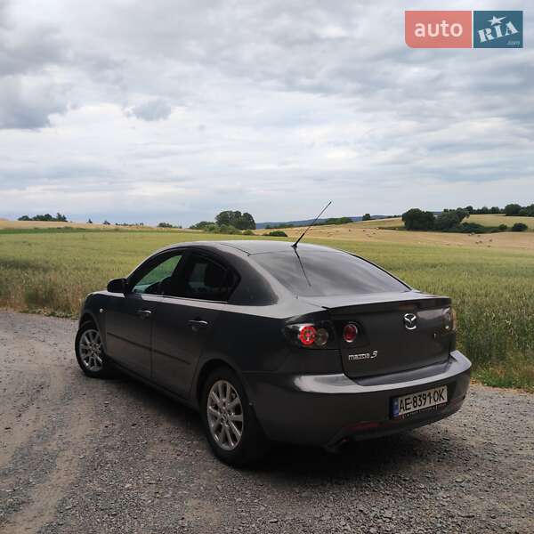 Седан Mazda 3 2008 в Кривом Роге