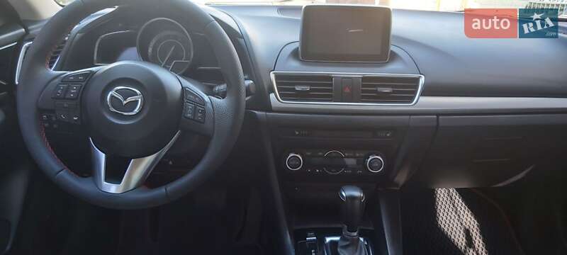 Хэтчбек Mazda 3 2015 в Луцке