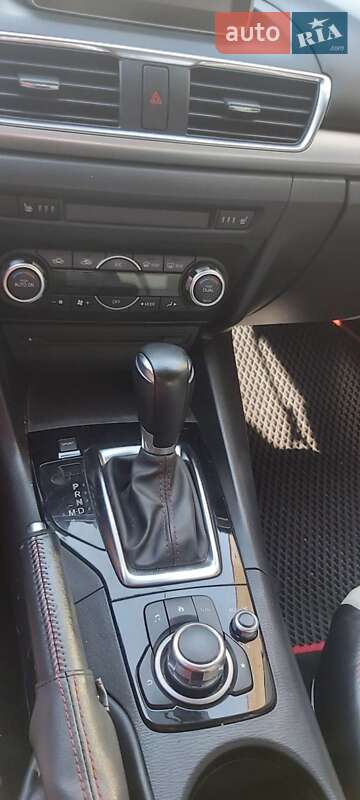 Хэтчбек Mazda 3 2015 в Луцке