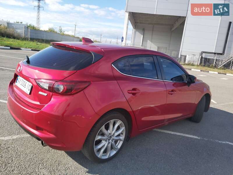 Хэтчбек Mazda 3 2015 в Луцке
