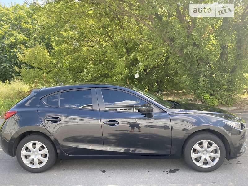 Хетчбек Mazda 3 2015 в Дніпрі