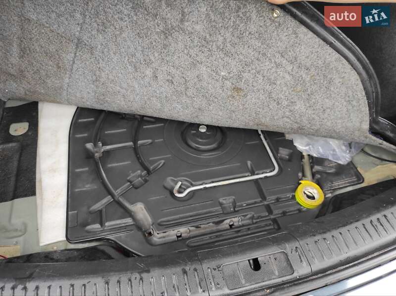 Седан Mazda 3 2008 в Кривом Роге