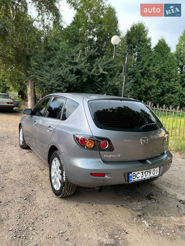 Хэтчбек Mazda 3 2005 в Самборе