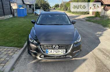 Седан Mazda 3 2017 в Черкасах