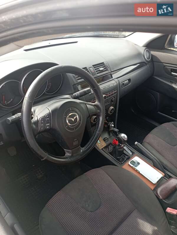 Седан Mazda 3 2004 в Чернівцях