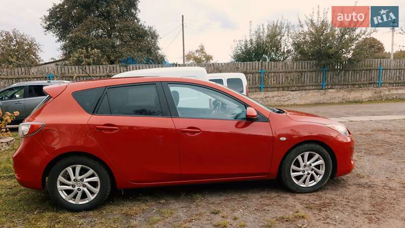 Хэтчбек Mazda 3 2012 в Луцке