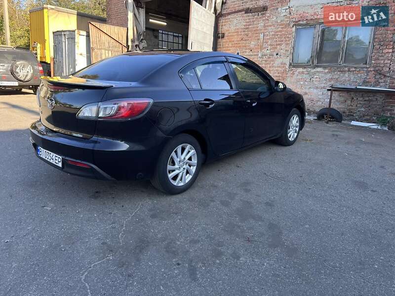 Седан Mazda 3 2011 в Кременчуці
