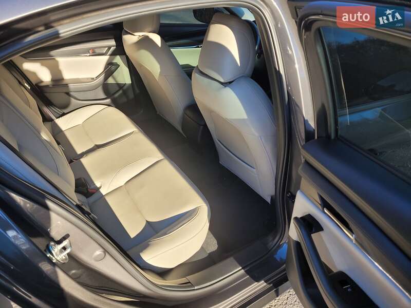 Седан Mazda 3 2019 в Полтаве