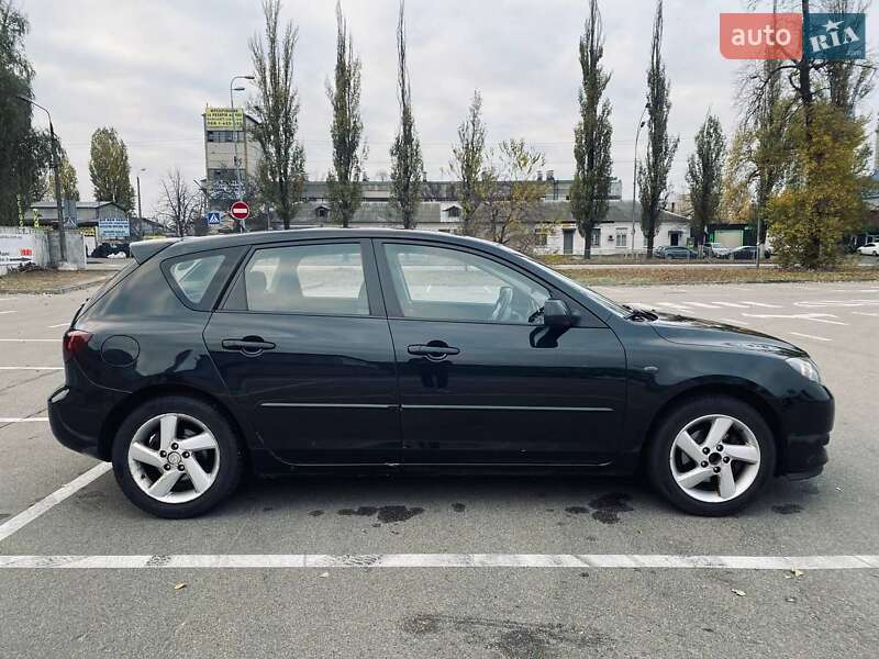 Хэтчбек Mazda 3 2004 в Киеве
