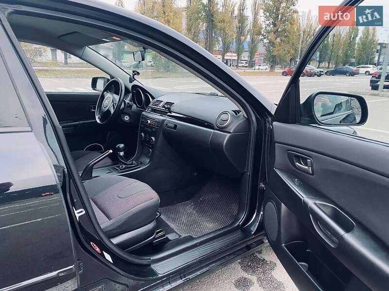 Хэтчбек Mazda 3 2004 в Киеве
