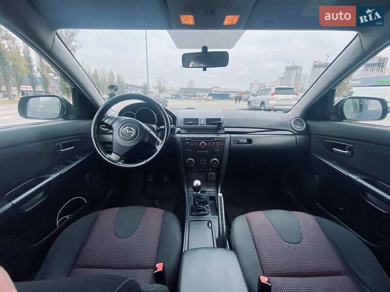 Хэтчбек Mazda 3 2004 в Киеве