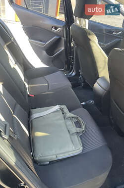 Хэтчбек Mazda 3 2015 в 