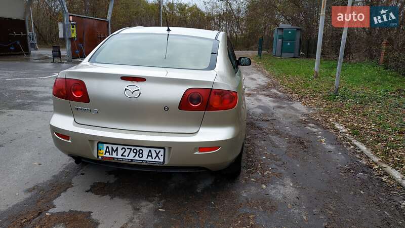 Седан Mazda 3 2004 в Бердичеві
