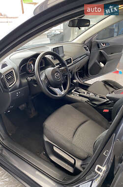 Седан Mazda 3 2016 в 
