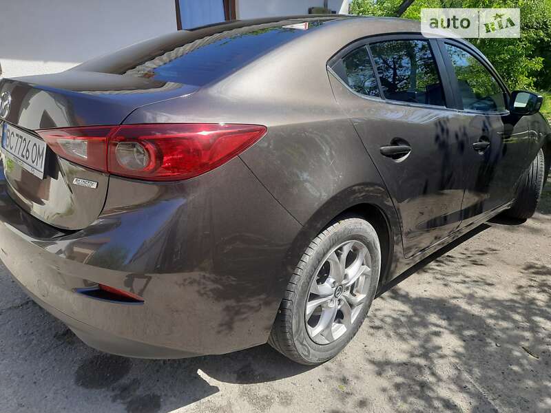 Седан Mazda 3 2015 в 