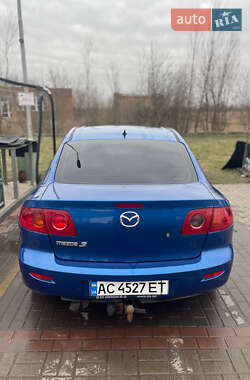 Седан Mazda 3 2004 в Нововолынске