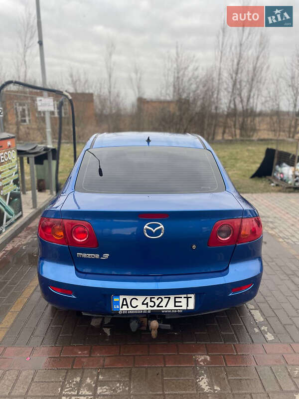 Седан Mazda 3 2004 в Нововолынске