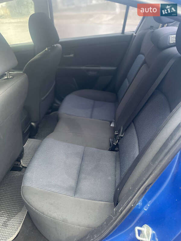 Седан Mazda 3 2004 в Нововолынске