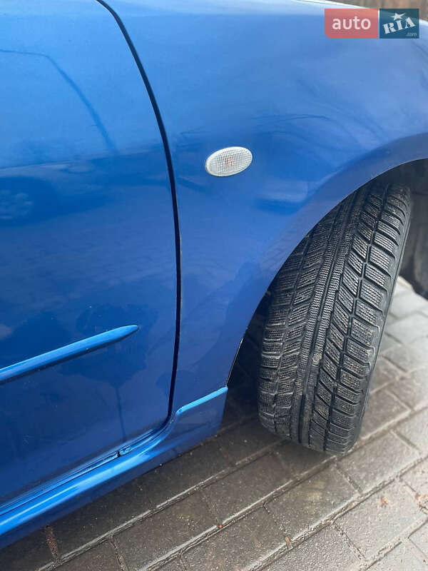 Седан Mazda 3 2004 в Нововолынске