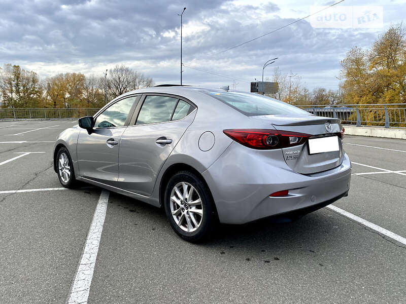 Седан Mazda 3 2014 в Киеве