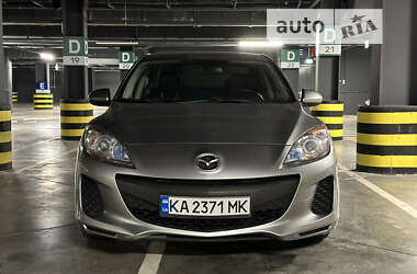 Седан Mazda 3 2013 в Киеве