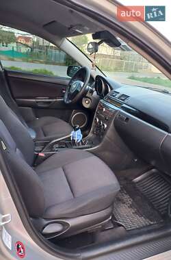 Седан Mazda 3 2007 в Ужгороді