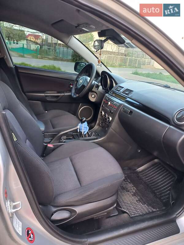 Седан Mazda 3 2007 в Ужгороді