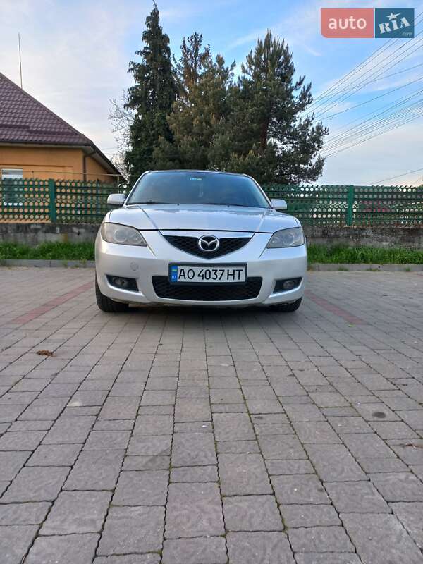 Седан Mazda 3 2007 в Ужгороді