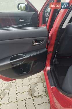 Хэтчбек Mazda 3 2004 в 
