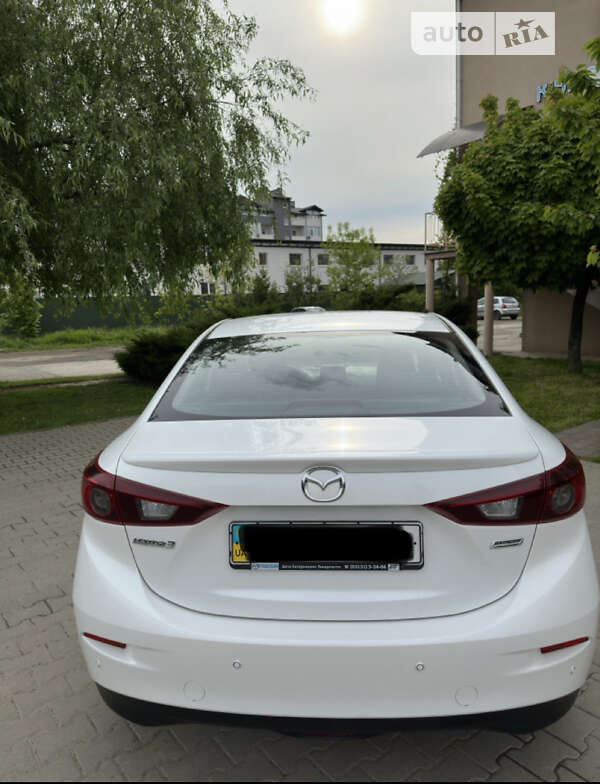 Седан Mazda 3 2014 в Ужгороде