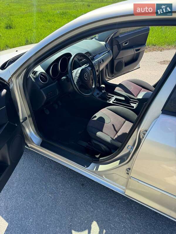 Хетчбек Mazda 3 2004 в Миронівці