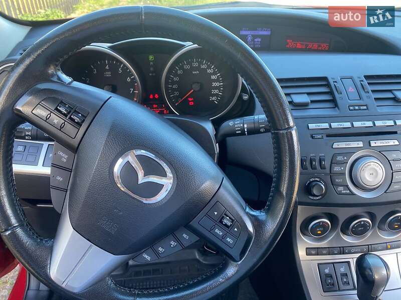 Седан Mazda 3 2010 в Чернигове